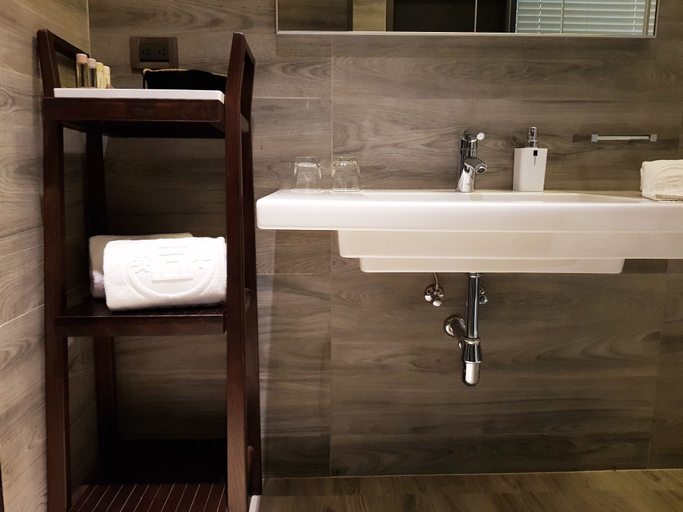 Bathroom 4, Tongzhan Design Inn, Tainan