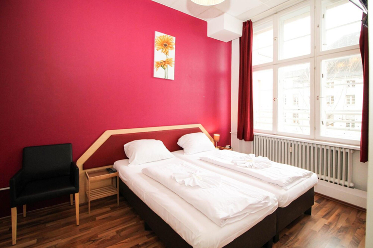 Bedroom 4, Metropol Hostel Berlin, Berlin