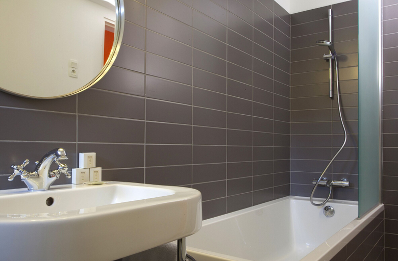 Bathroom 4, Hotel l'Octroi, Aude