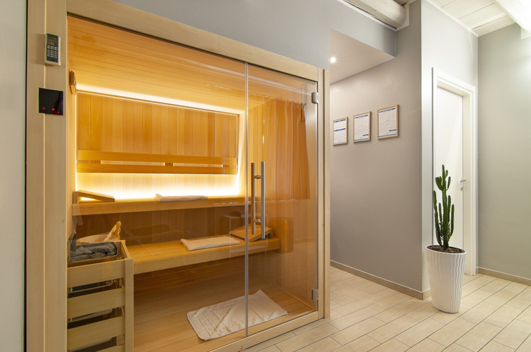 Bathroom 4, Albergo Fontana, Verona