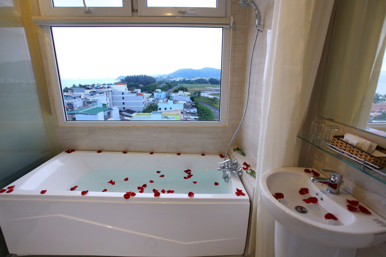 Bathroom 3, Golden Time Hotel, Nha Trang