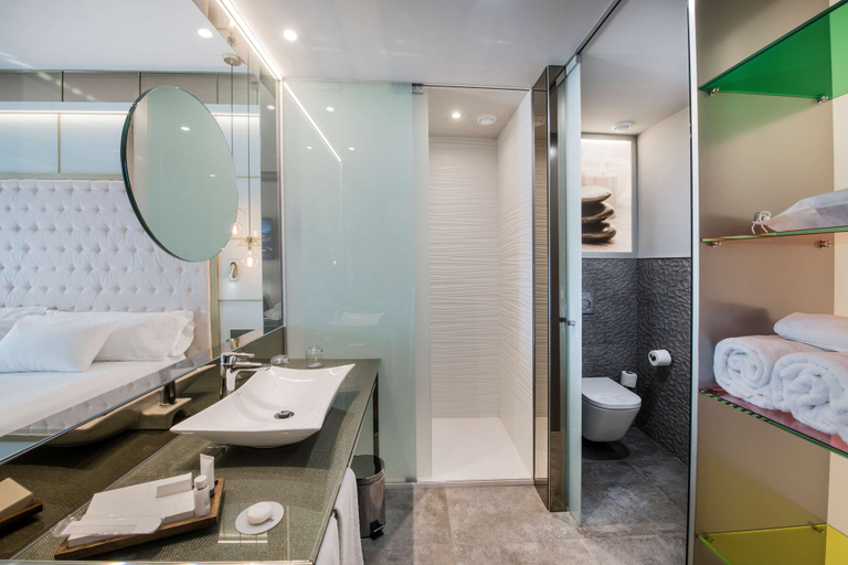 Bathroom 5, Barcelo Ourense, Ourense