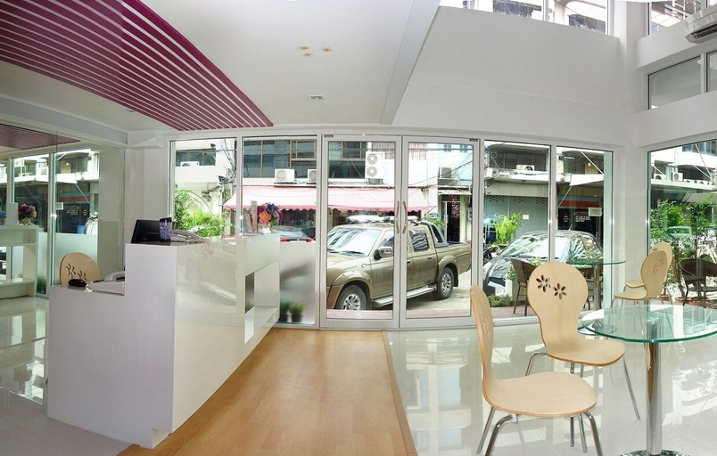 Food & Drinks 5, Nantra Ekamai Hotel, Wattana