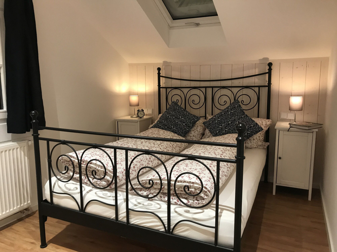 Bedroom 2, Klein Bullerbü im Alpbachtal Tegernsee, Miesbach