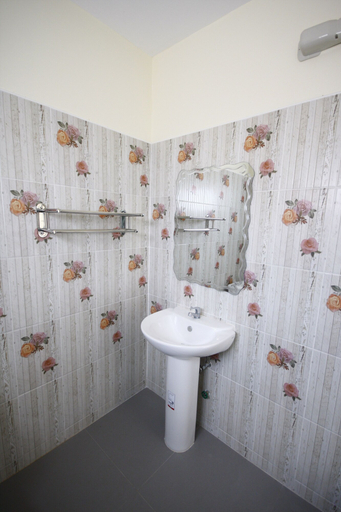 Bathroom 3, Chalerm Lak Mansion, Muang Surin