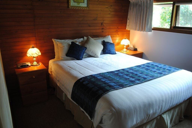 Bedroom 3, Clarendon Chalets, Grant