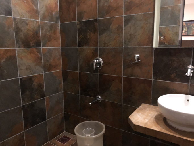 Bathroom 5, Resort Silver Hills Lonavala, Pune