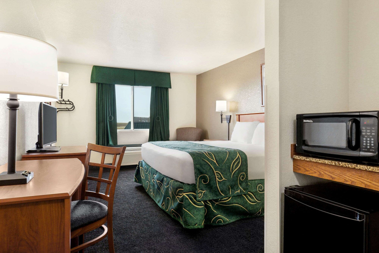 Bedroom 3, Travelodge by Wyndham North Platte, Lincoln