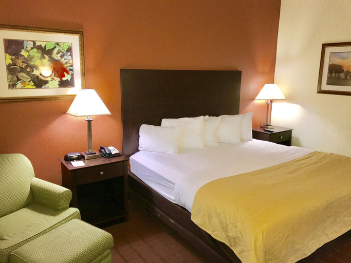 Bedroom 3, Hamden Hotel and Suites – Hamden New Haven, New Haven