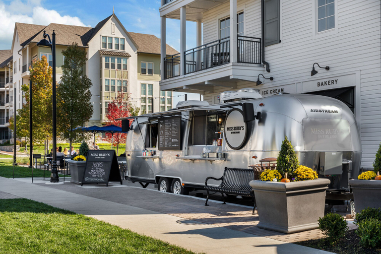 Exterior & Views 2, The Inn at Meadowbrook, Kansas City