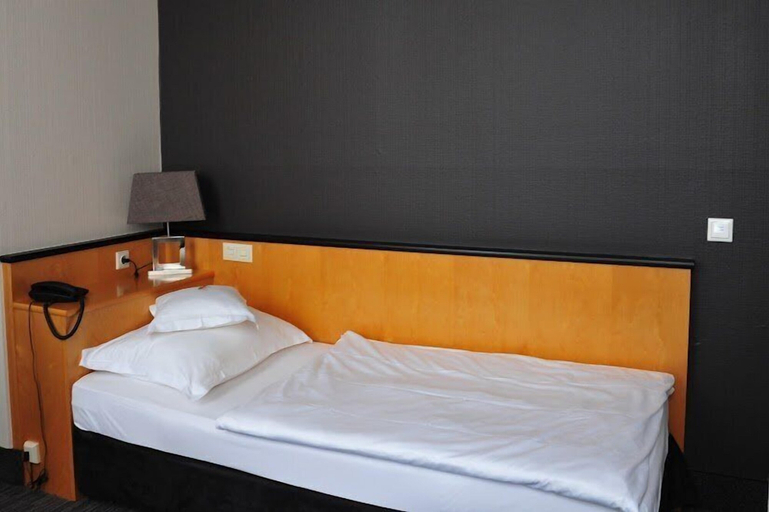 Bedroom 4, Hotel Lindenhof, Düsseldorf