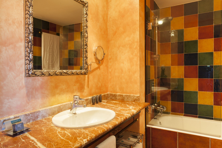 Bathroom 3, AC Hotel Ciudad de Toledo by Marriott, Toledo