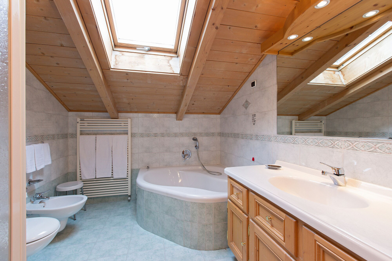 Bathroom 4, Hotel Crosal, Sondrio