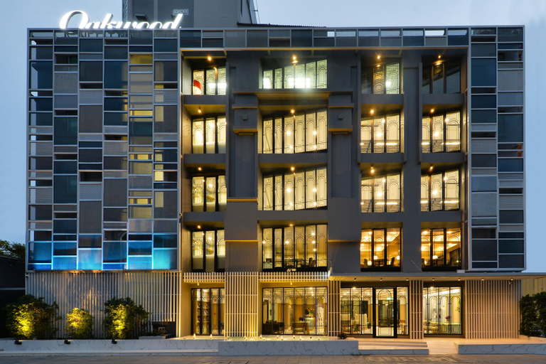 Oakwood Hotel & Residence Bangkok (SHA Extra Plus), Khlong San