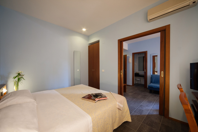Bedroom 3, Mariani, Ancona