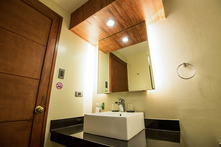 Bathroom 4, Ariana Hotel, Dipolog City
