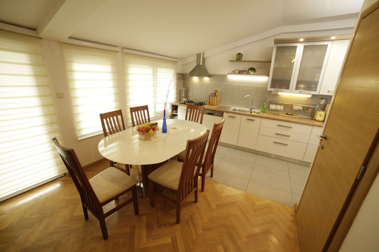 Others 5, Apartment F9, Zagreb