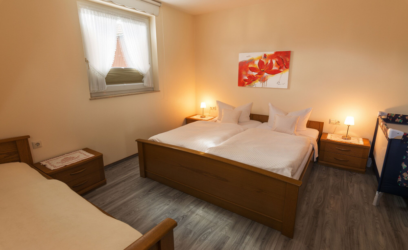 Bedroom 2, Ferienwohnung Zur Zweere, Waldeck-Frankenberg