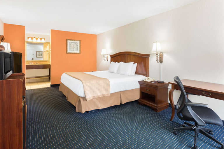 Bedroom 3, Baymont by Wyndham Rocky Mount I-95, Nash