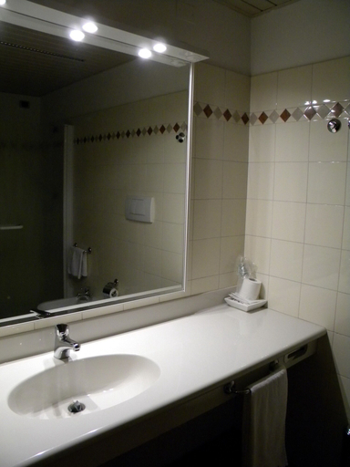 Bathroom 4, Hotel Corone, Treviso