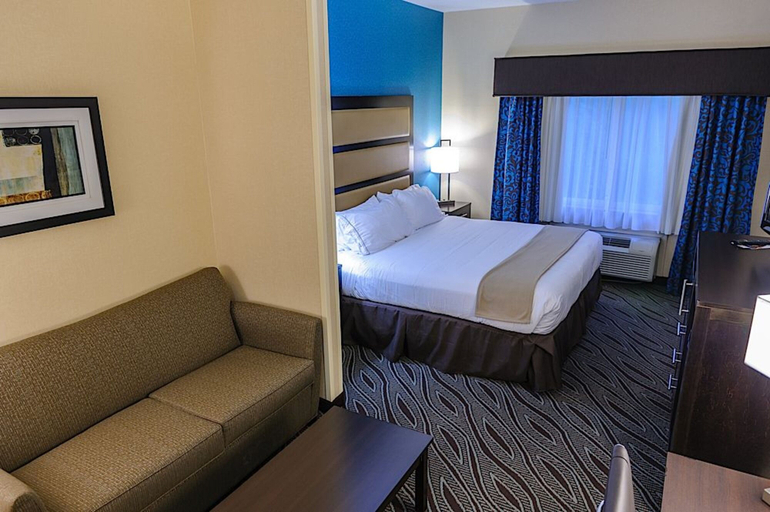 Bedroom 4, Holiday Inn Express LUDLOW - CHICOPEE AREA by IHG, Hampden
