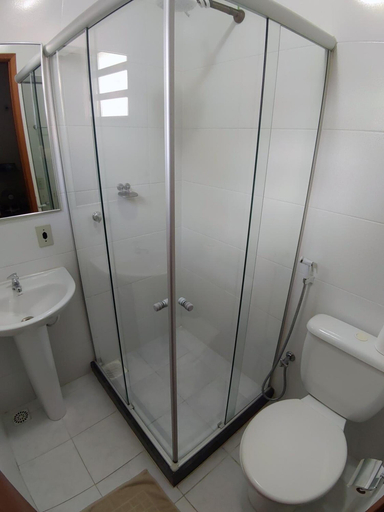 Bathroom 4, Hotel Orleans, Petrópolis