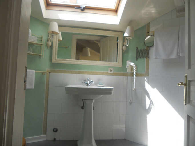 Bathroom 4, Casona del Sella, Asturias