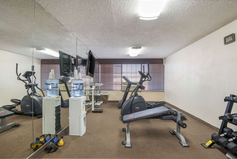 Others 5, Quality Inn, Nolan