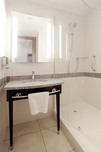 Bathroom 4, Hampton By Hilton Sheffield, Sheffield