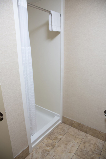 Bathroom 4, Baymont by Wyndham Saraland, Mobile