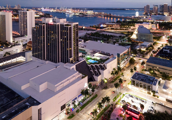 Exterior & Views 16