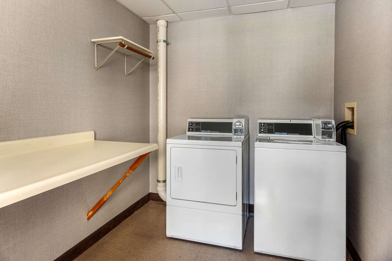 Bathroom 4, Comfort Suites Green Bay West, Brown