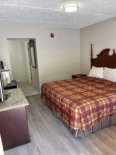 Bedroom 4, Pin Oak Parkway Inn, Sevier