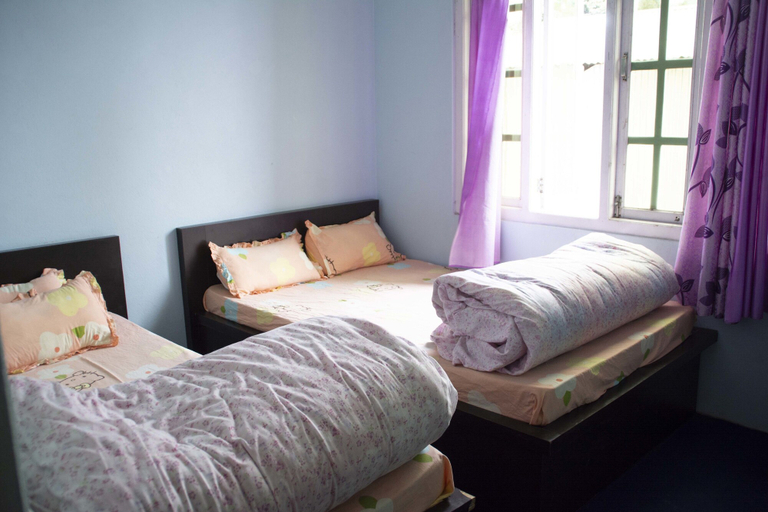 Bedroom 5, Omega Hotel and Lodge, Mechi