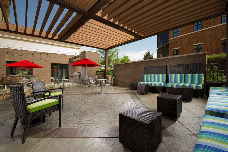 Food & Drinks 5, Hampton Inn Louisville East/Hurstbourne, Jefferson