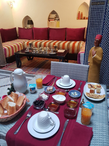Food & Drinks 5, Riad Adarissa, Fès
