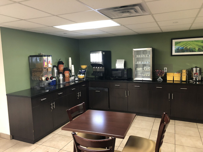 Food & Drinks 5, Days Inn by Wyndham Brooklyn Borough Park, New York
