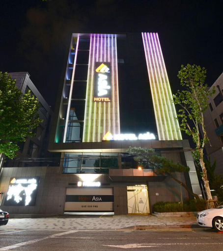 Hotel Asia, Buk