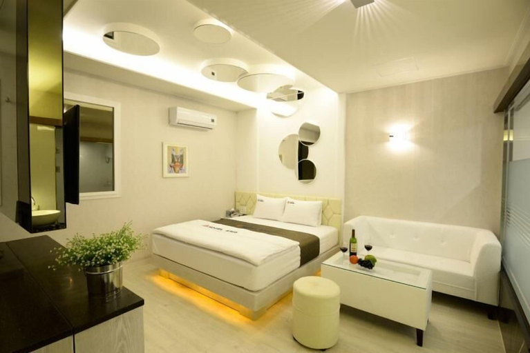 Bedroom 3, Hotel Asia, Buk