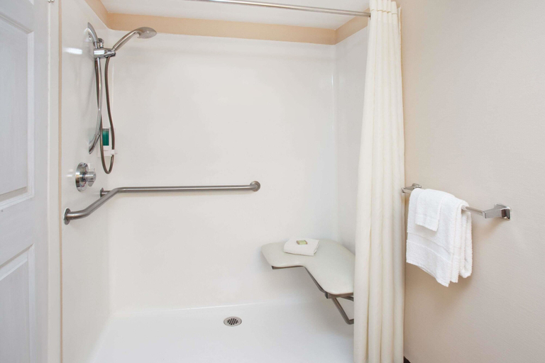 Bathroom 4, Super 8 by Wyndham Chicago/Rosemont/O'Hare/SE, Cook