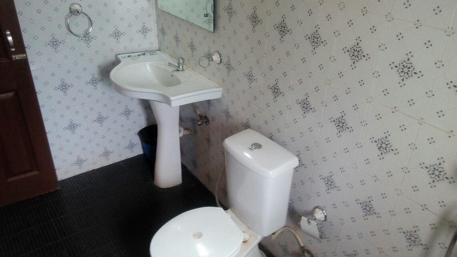 Bathroom 4, GT Boutique Resort, North Goa