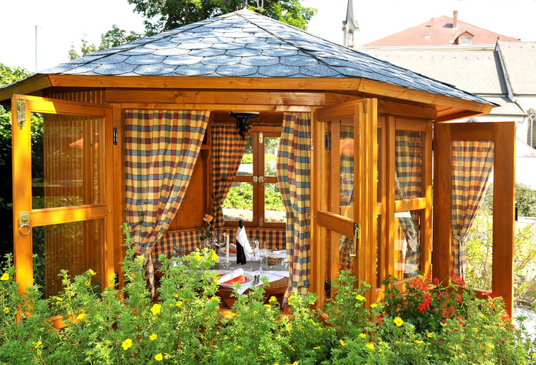 Exterior & Views 2, Hotel Zum goldenen Hirschen, Freistadt