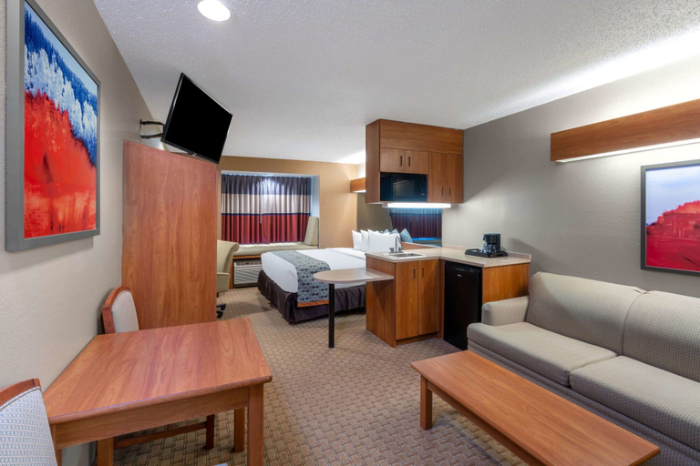 Bedroom 3, Microtel Inn & Suites by Wyndham Raton, Colfax