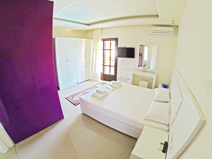 Bedroom 5, Hotel Macedon, East Macedonia and Thrace