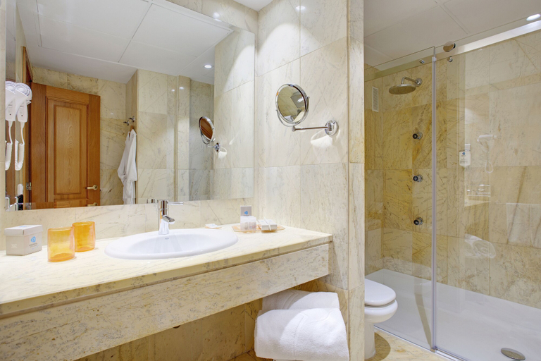 Bathroom 5, Grupotel Parc Natural & Spa, Baleares