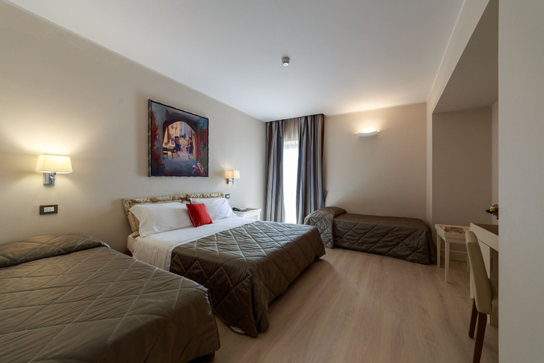 Bedroom 3, Hotel Mirasole International, Latina