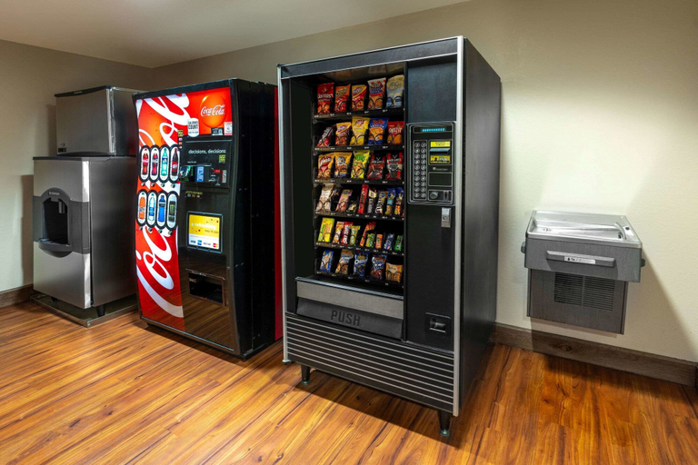 Food & Drinks 5, Microtel Inn & Suites by Wyndham Raton, Colfax
