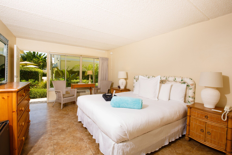 Bedroom 4, Naples Garden Inn, Collier