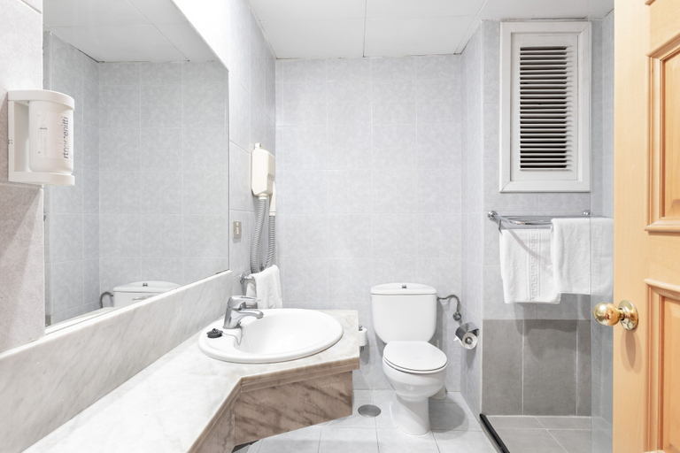 Bathroom 5, HC Hotel Magec, Santa Cruz de Tenerife