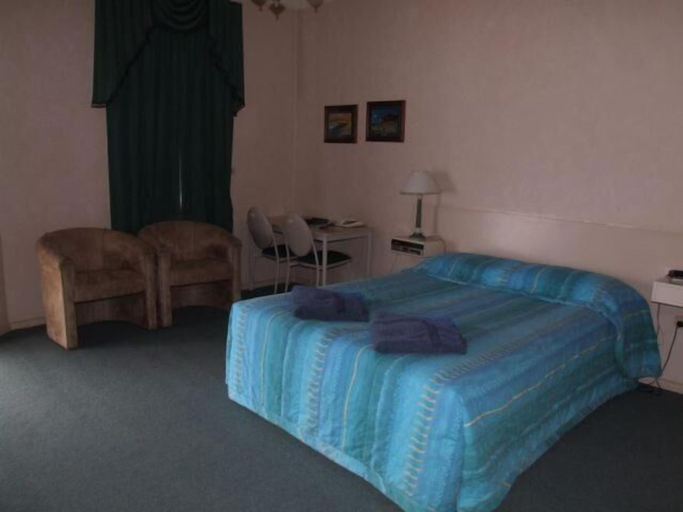 Bedroom 2, Streaky Bay Hotel Motel, Streaky Bay